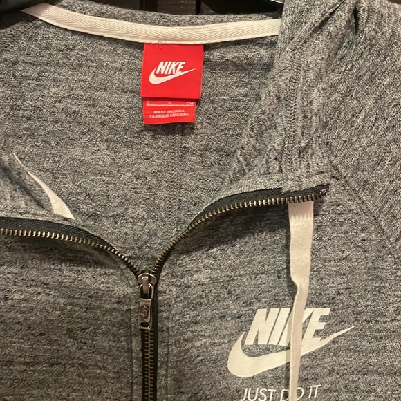 Nike jacket - Picture 2 of 3